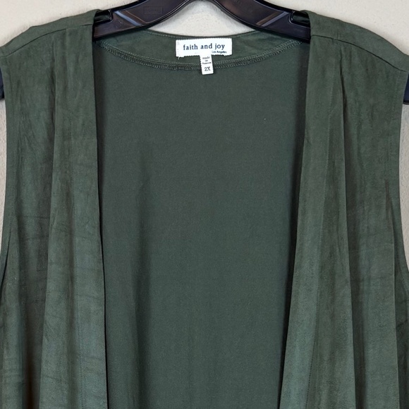 Faith and Joy Green Faux Suede Sleeveless Open Front Cardigan with Fringe Hem - Picture 2 of 16